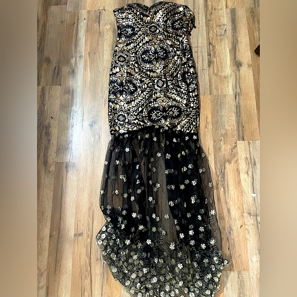 STUNNING angel fashions prom dress, only worn once!